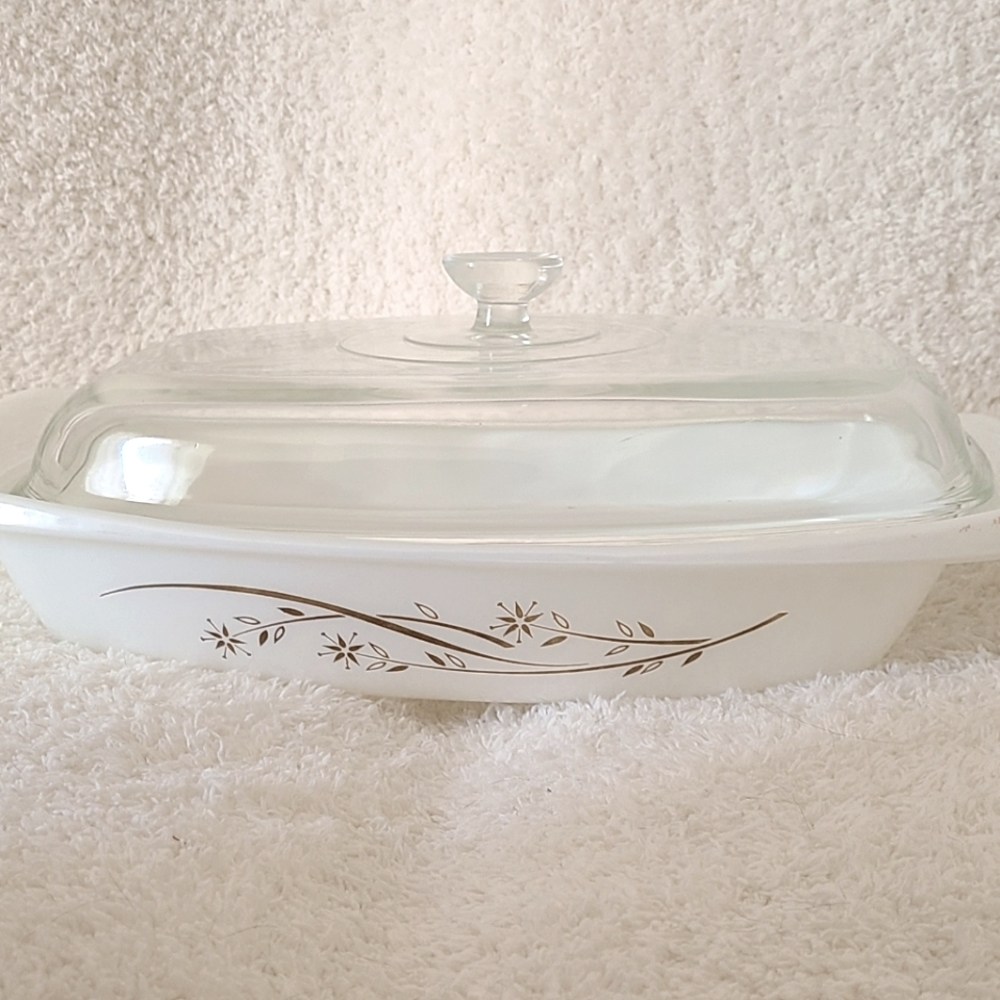 Vintage Pyrex 033 (1.5qt) Golden Honeysuckle Casserole
